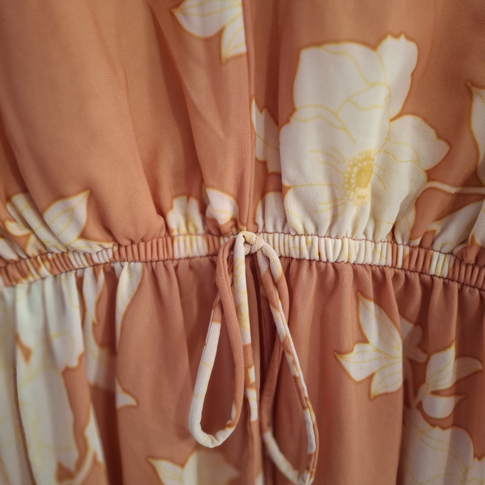 Ophelia Roe Elegant Floral Blouse - Peach Size M. - Picture 3 of 8
